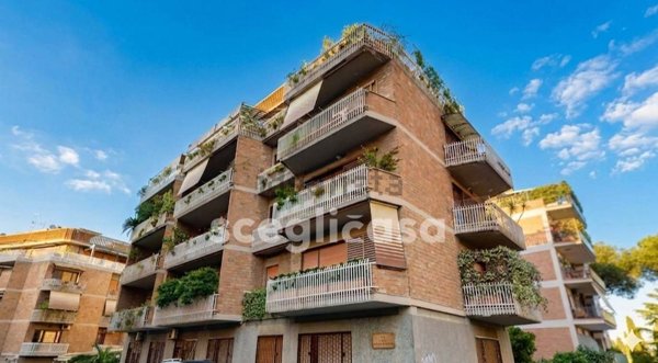 appartamento in vendita a Roma in zona EUR