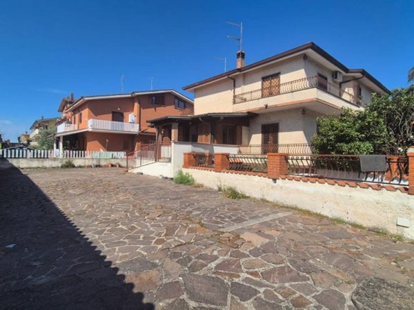 appartamento in vendita a Roma in zona Romanina