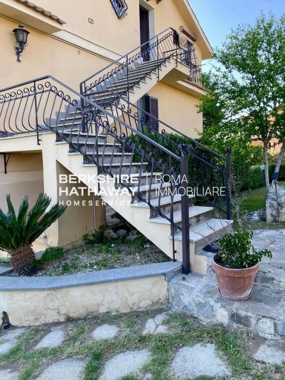 casa indipendente in vendita a Roma in zona Casalotti