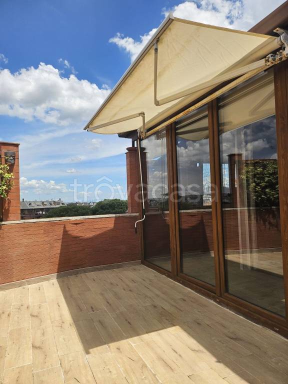 appartamento in vendita a Roma in zona Tor di Quinto