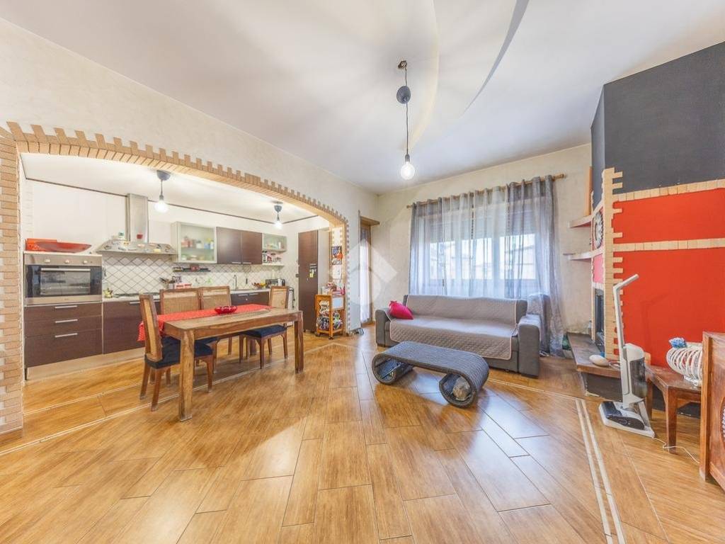 appartamento in vendita a Roma in zona Castelverde