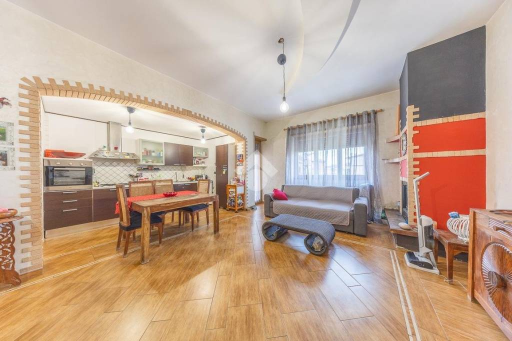appartamento in vendita a Roma in zona Castelverde
