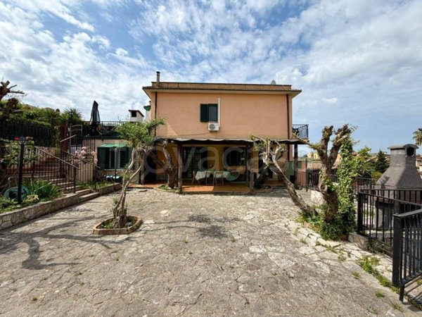 casa indipendente in vendita a Roma in zona Casal Morena