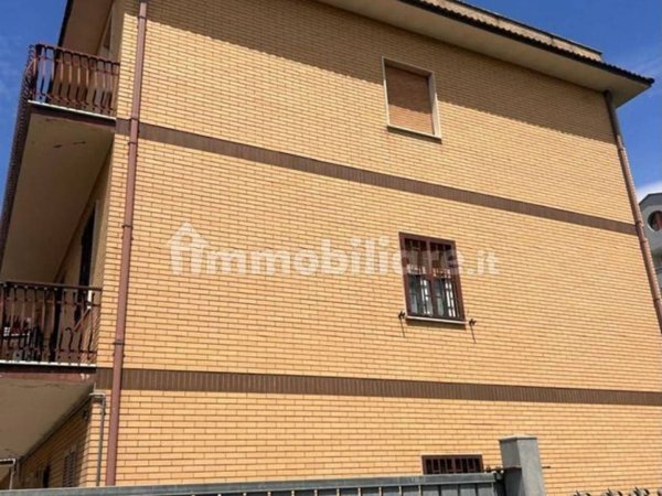 appartamento in vendita a Roma in zona Casal Morena