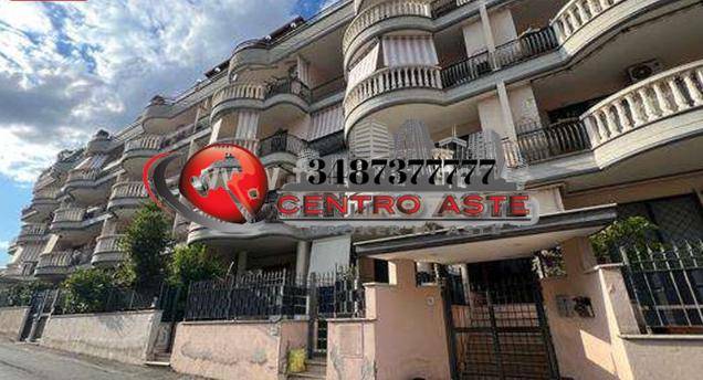 appartamento in vendita a Roma in zona Finocchio