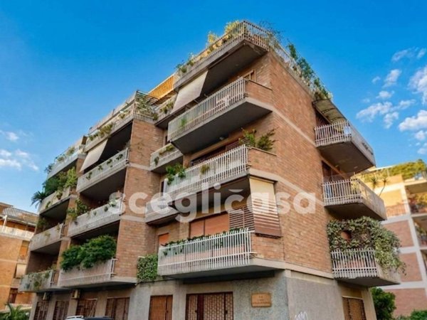 appartamento in vendita a Roma in zona Ardeatino