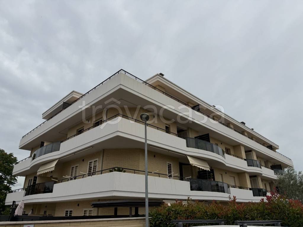 appartamento in vendita a Roma in zona Casal Morena