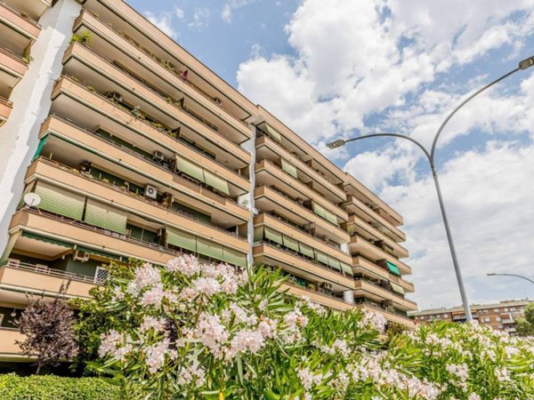 appartamento in vendita a Roma in zona Cinecittà