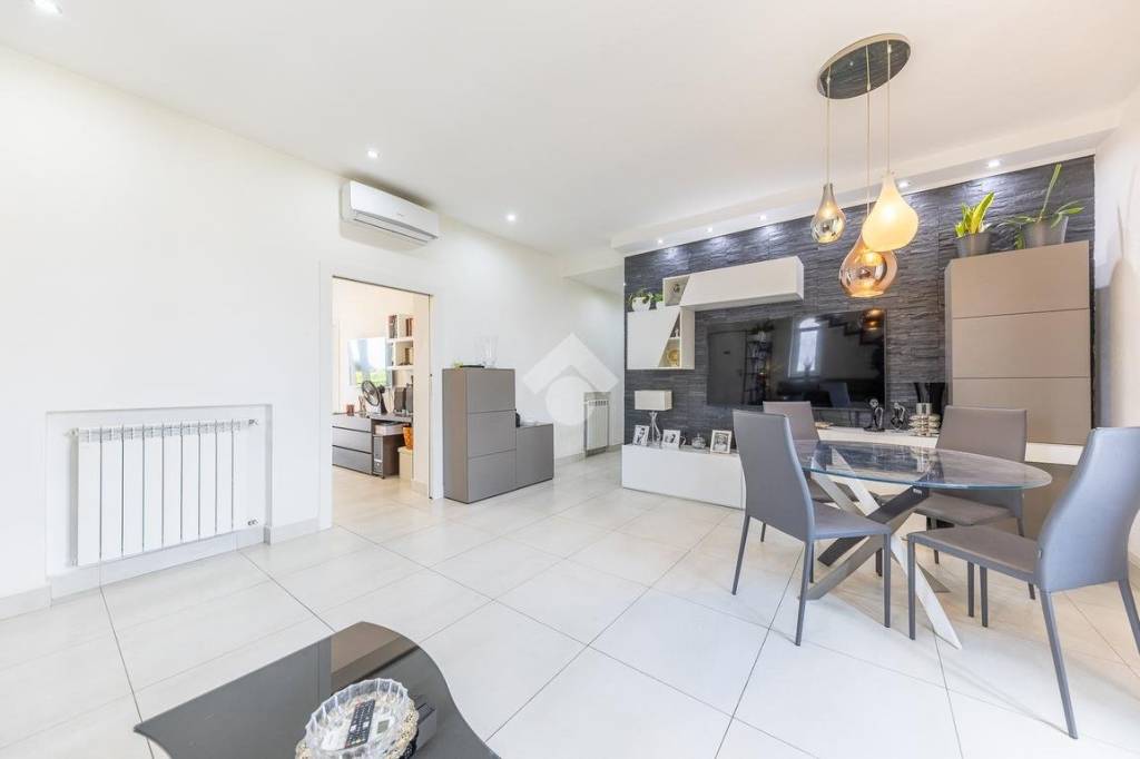casa indipendente in vendita a Roma in zona Casal Morena