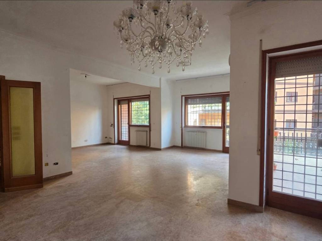 appartamento in vendita a Roma in zona Tor di Quinto