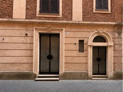 negozio in vendita a Roma in zona Rione di Ponte