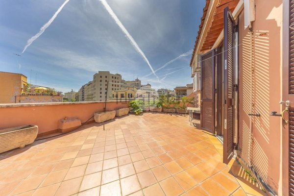 appartamento in vendita a Roma in zona Appio Latino