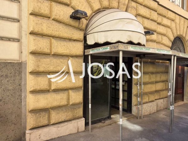 negozio in vendita a Roma in zona San Basilio