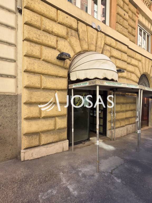negozio in vendita a Roma in zona Ludovisi/Sallustiano