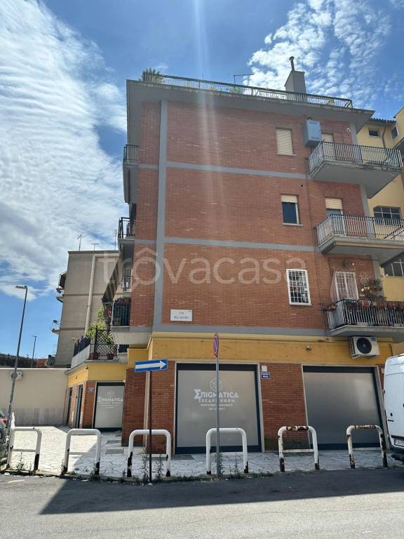 appartamento in vendita a Roma in zona Torre Maura