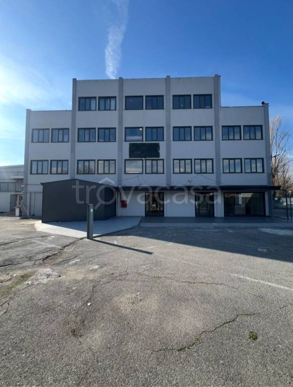 locale commerciale in vendita a Roma in zona Tor Sapienza