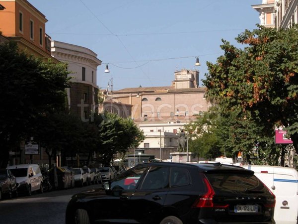 negozio in vendita a Roma in zona Rione Prati