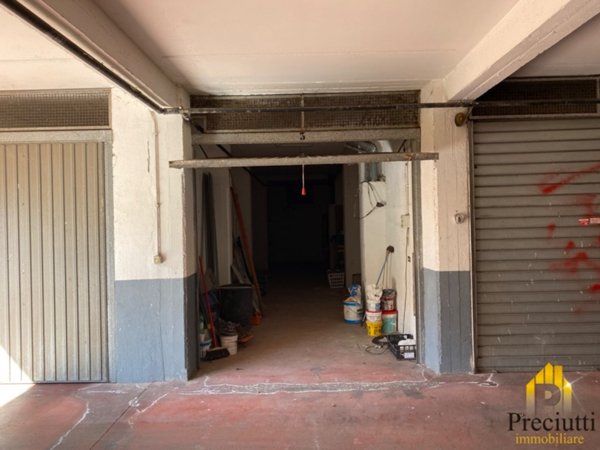 locale di sgombero in vendita a Roma in zona La Pisana