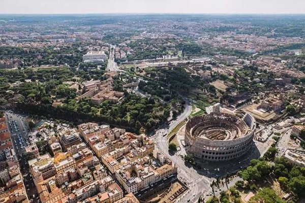 negozio in vendita a Roma in zona Rione Regola