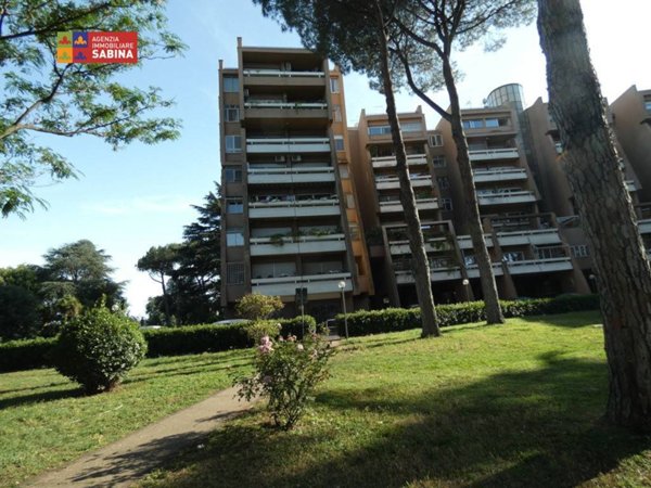 appartamento in vendita a Roma in zona Giuliano Dalmata
