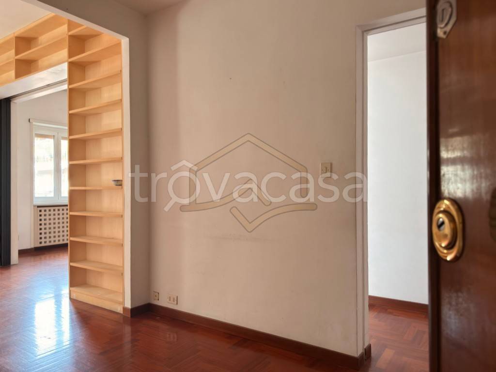 appartamento in vendita a Roma in zona Appio Latino