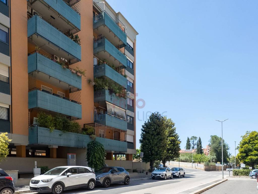 appartamento in vendita a Roma in zona Giuliano Dalmata