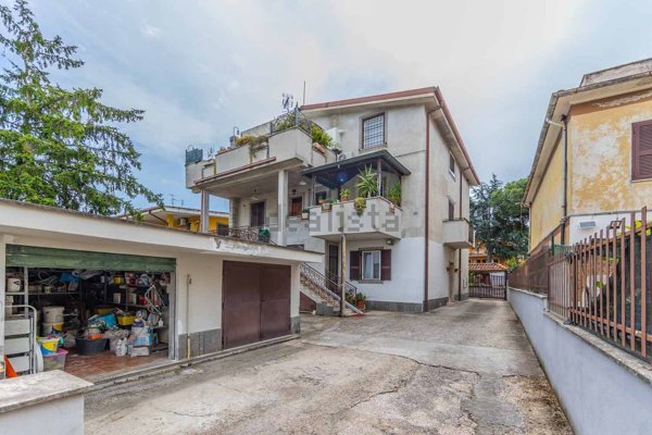appartamento in vendita a Roma in zona Casal Morena