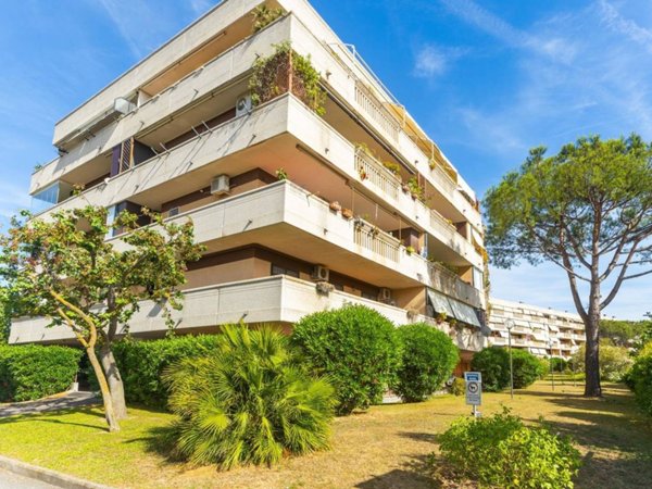 appartamento in vendita a Roma in zona Ostiense