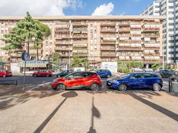 appartamento in vendita a Roma in zona Cinecittà