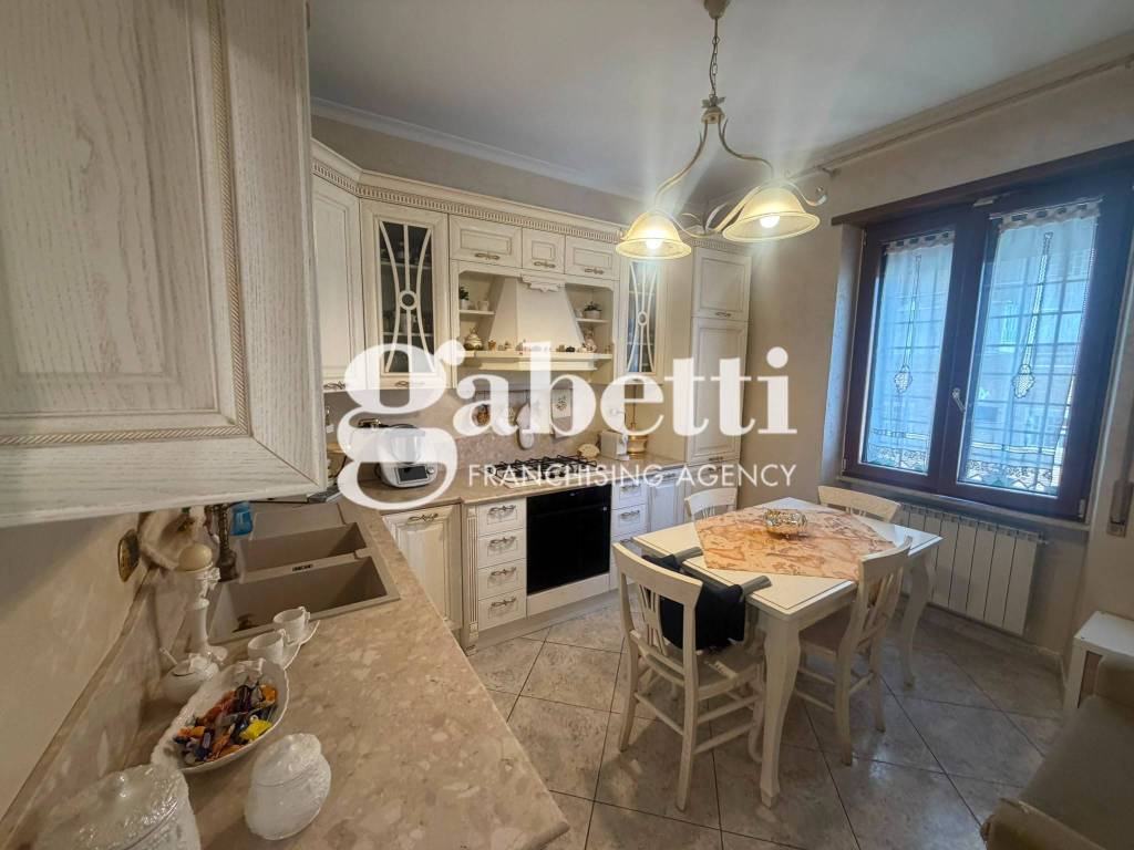 appartamento in vendita a Roma in zona Prenestino-Centocelle