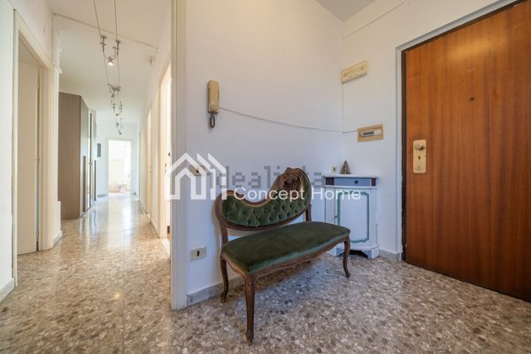 appartamento in vendita a Roma in zona Tor de' Cenci