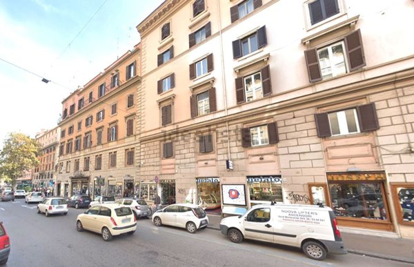 negozio in vendita a Roma in zona Rione Borgo