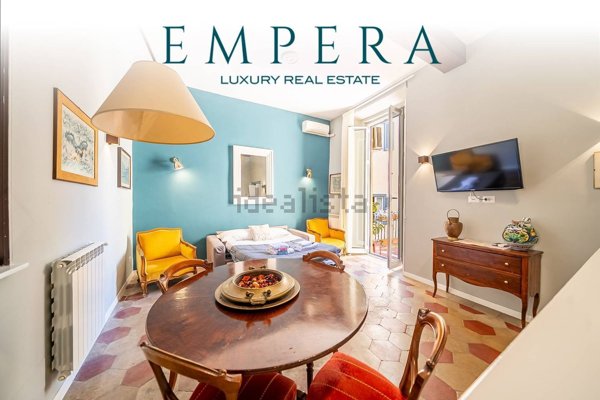 appartamento in vendita a Roma in zona Parione/Sant'Eustachio