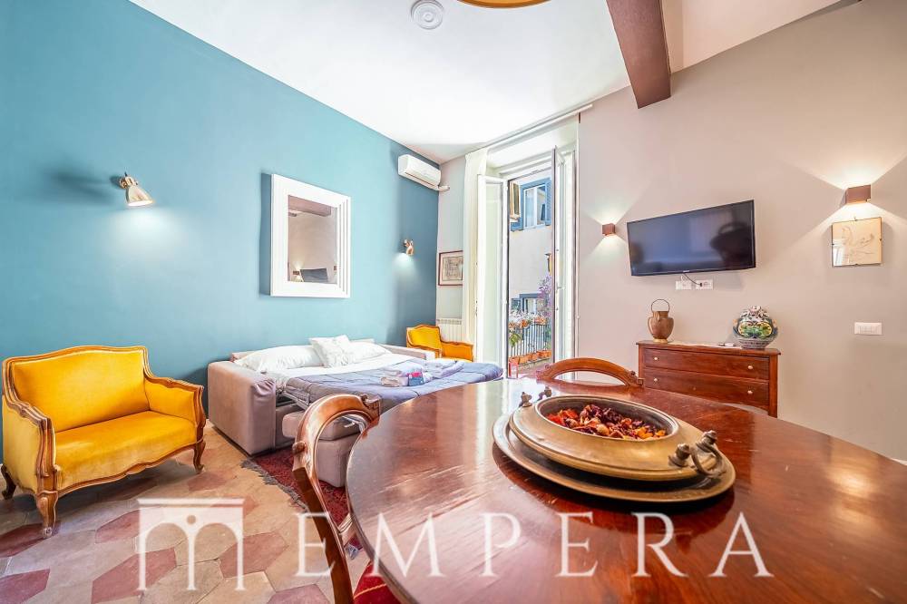 appartamento in vendita a Roma in zona Pigna - Sant'Angelo