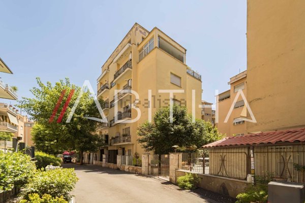 appartamento in vendita a Roma in zona Monte Sacro/Talenti