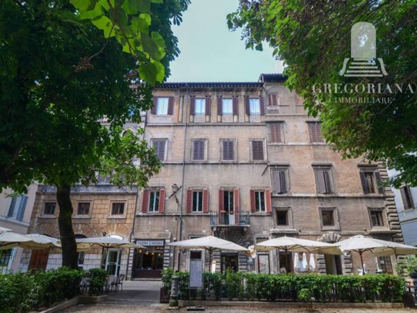 appartamento in vendita a Roma in zona Ostiense