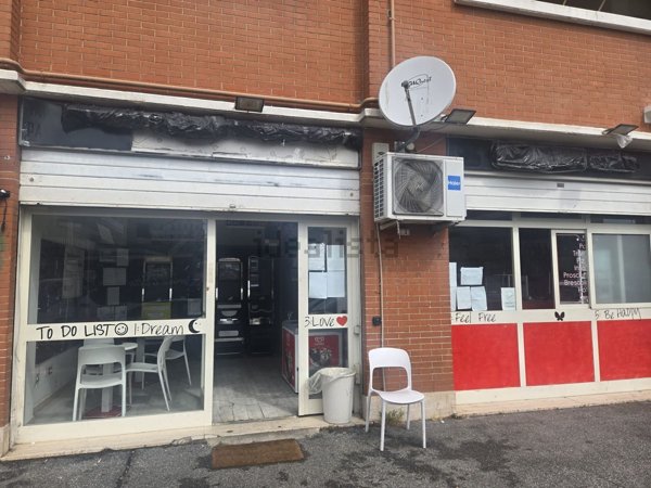 locale commerciale in vendita a Roma in zona Cinquina