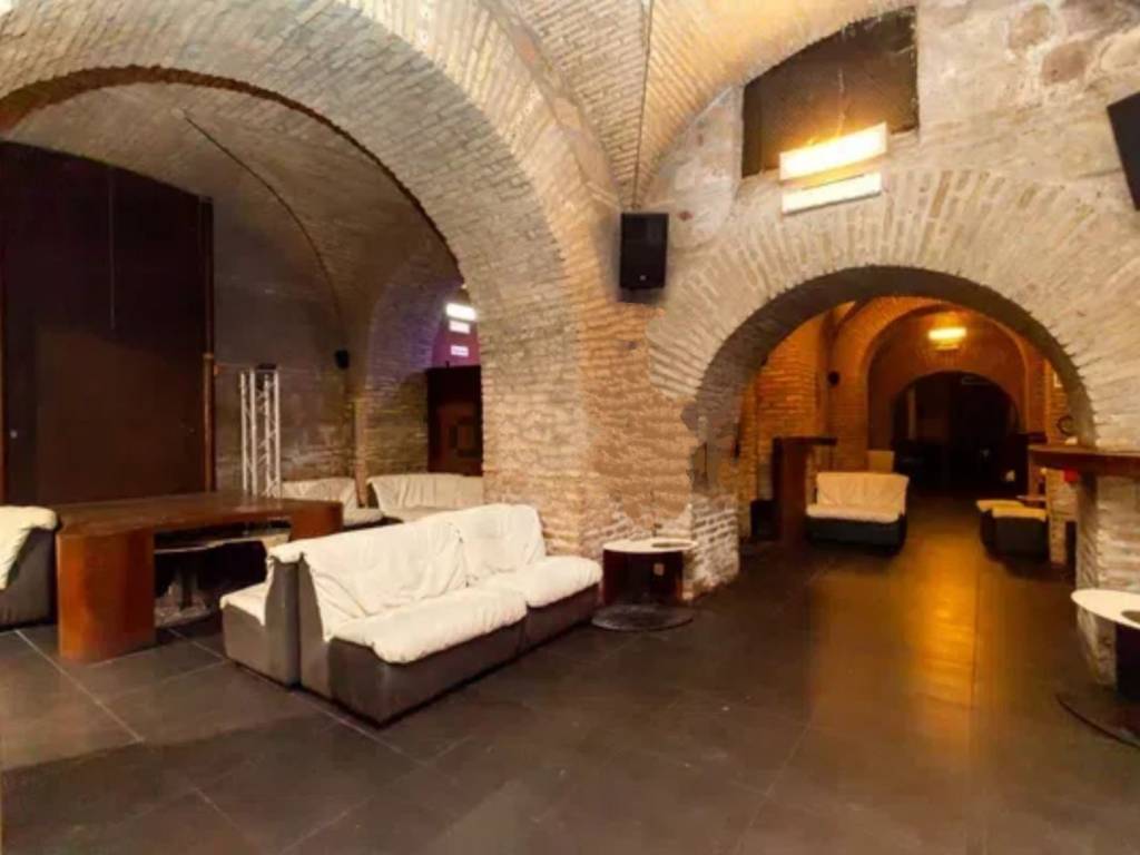 negozio in vendita a Roma in zona Esquilino