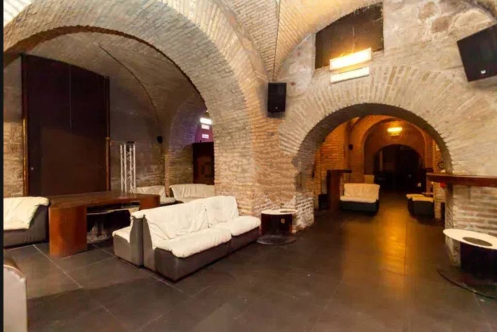 negozio in vendita a Roma in zona Esquilino