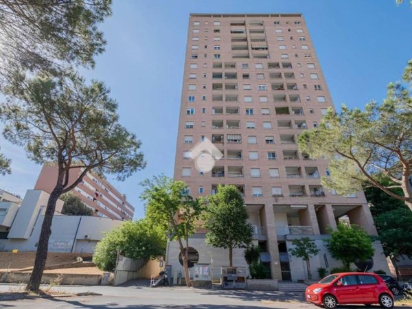 appartamento in vendita a Roma in zona EUR