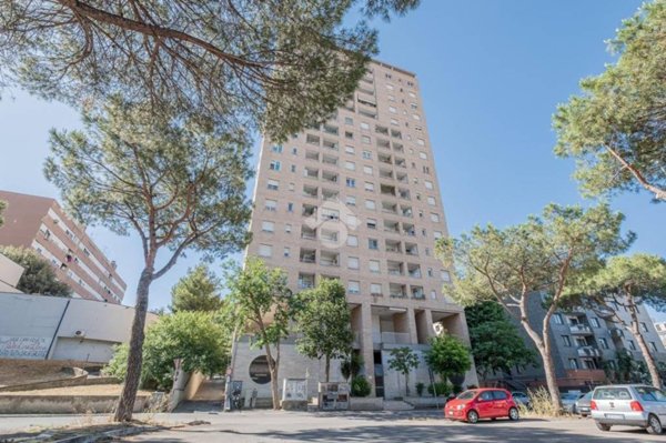 appartamento in vendita a Roma in zona Ostiense