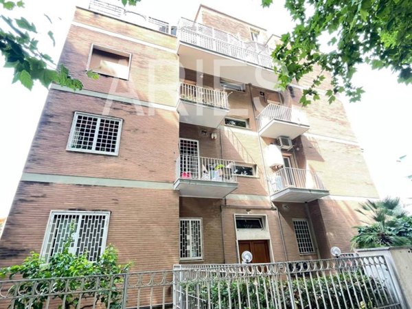 appartamento in vendita a Roma in zona Ostia