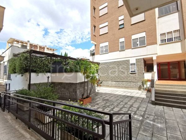 appartamento in vendita a Roma in zona Fonte Laurentina