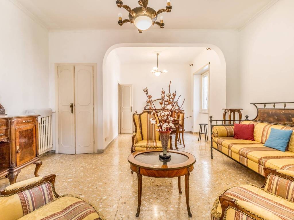 appartamento in vendita a Roma in zona Gianicolense