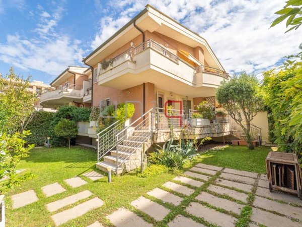 casa indipendente in vendita a Roma in zona Mezzocammino