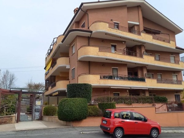 appartamento in vendita a Roma in zona Massimina/Casal Lumbroso