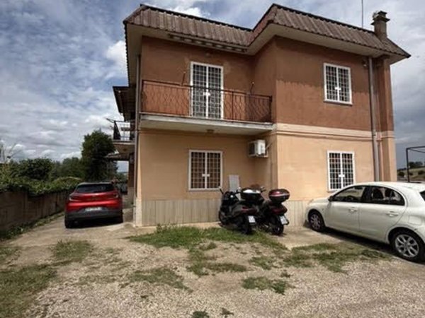 appartamento in vendita a Roma in zona Sette Bagni