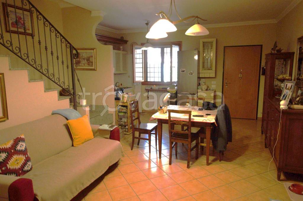 casa indipendente in vendita a Roma in zona Finocchio