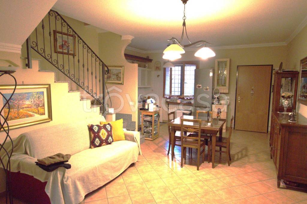 casa indipendente in vendita a Roma in zona Finocchio