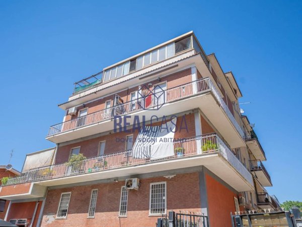appartamento in vendita a Roma in zona Borghesiana